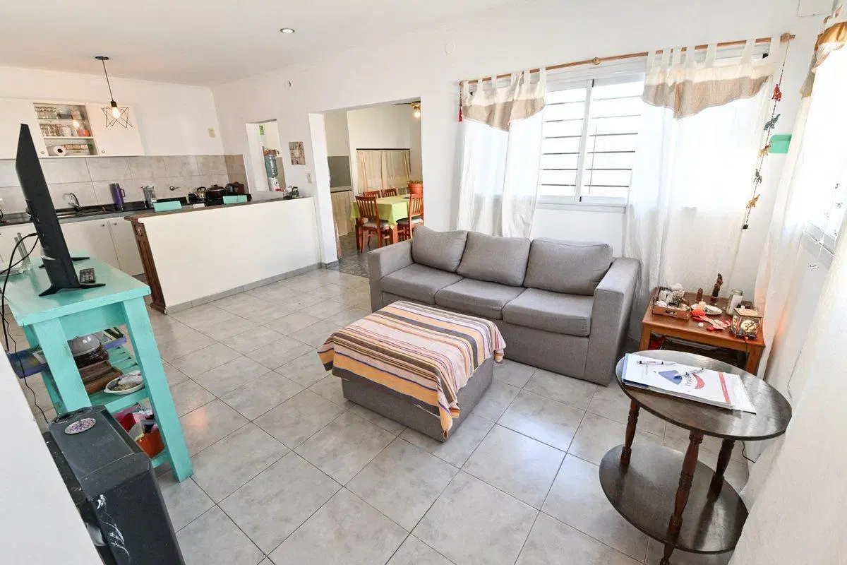 CASA EN VENTA 2/3 DORM. EXCELENTE ESTADO 8