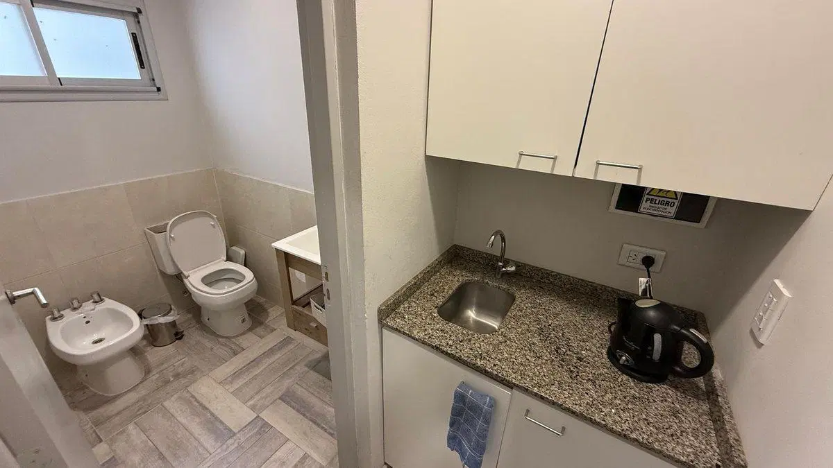 Se vende Local/oficina en Av. Laprida al 400 - VT 2