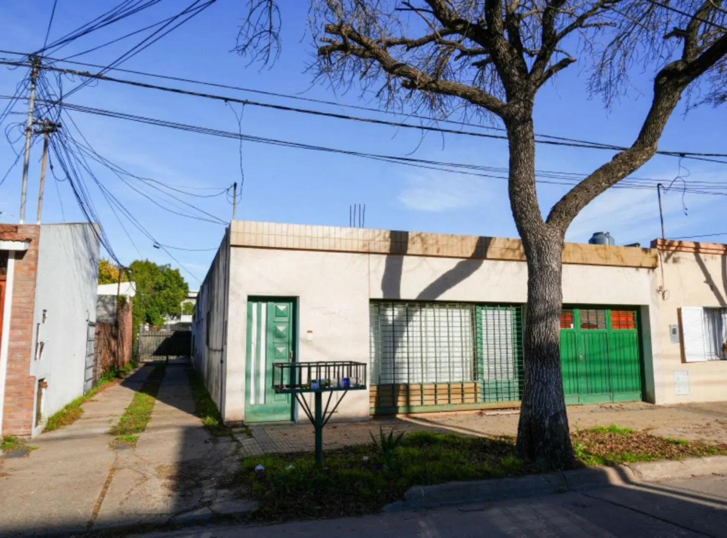Vivienda con salón comercial 3