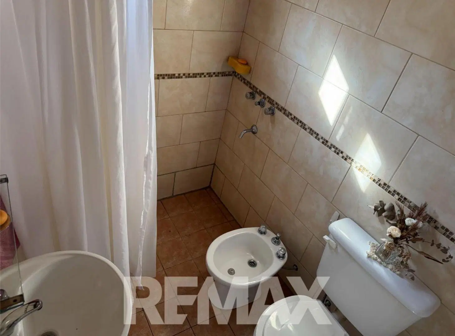 EN VENTA CASA 2 DORM Y COCH - TERRENO DE 10X50 3