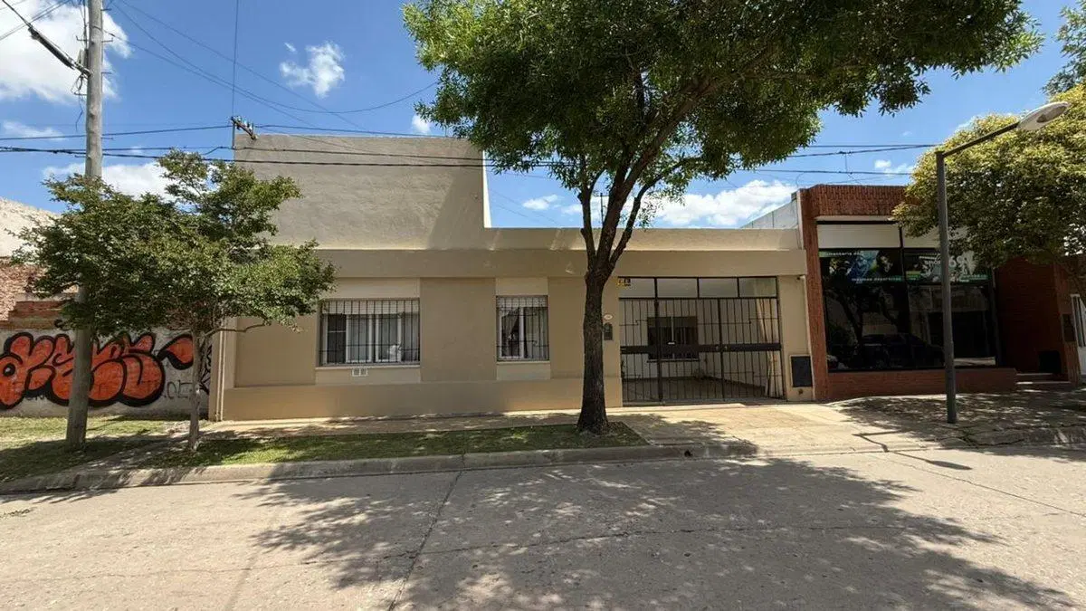 Se vende casa 2 dorm, exc. estado y ubicación 4
