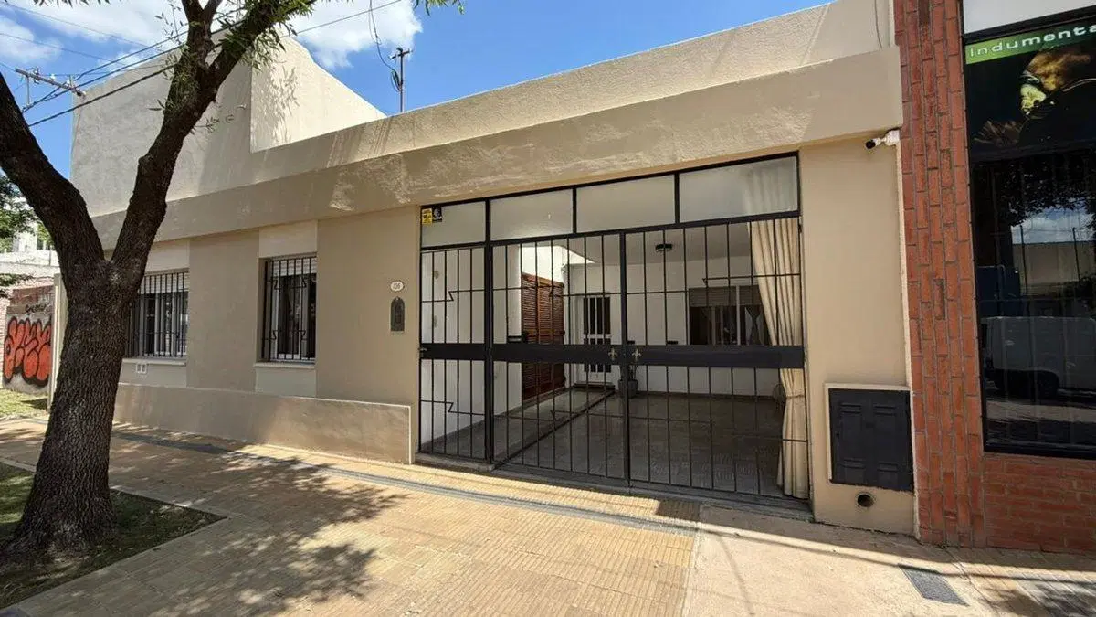 Se vende casa 2 dorm, exc. estado y ubicación 3