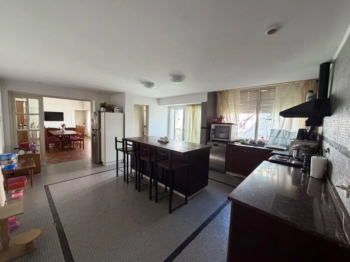 CASA EN VENTA 3 DORMITORIOS CON PILETA Y QUINCHO 5