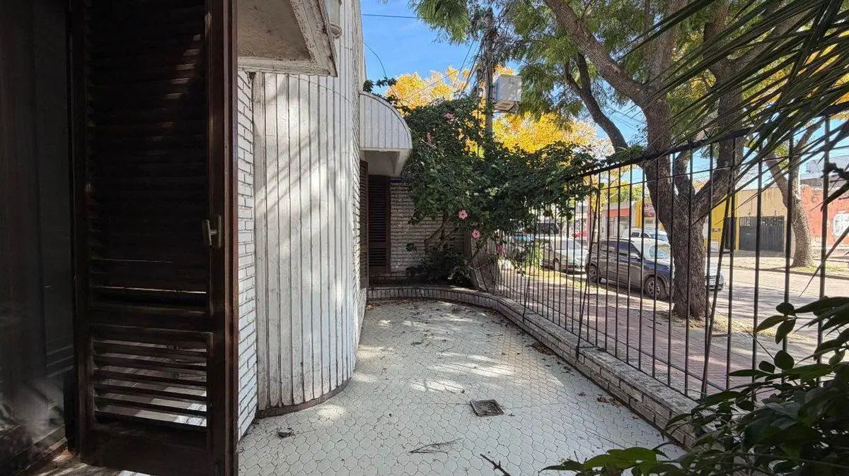 CASA EN VENTA 3 DORMITORIOS CON PILETA Y QUINCHO 3