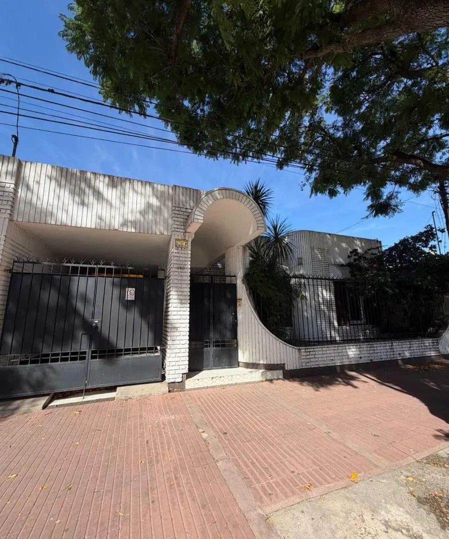 CASA EN VENTA 3 DORMITORIOS CON PILETA Y QUINCHO 4