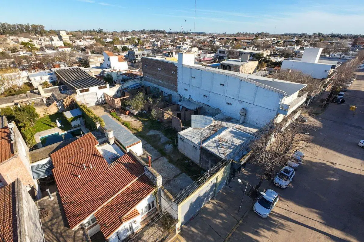 IMPORTANTE INMUEBLE EN VENTA - CENTRO V. TUERTO 8