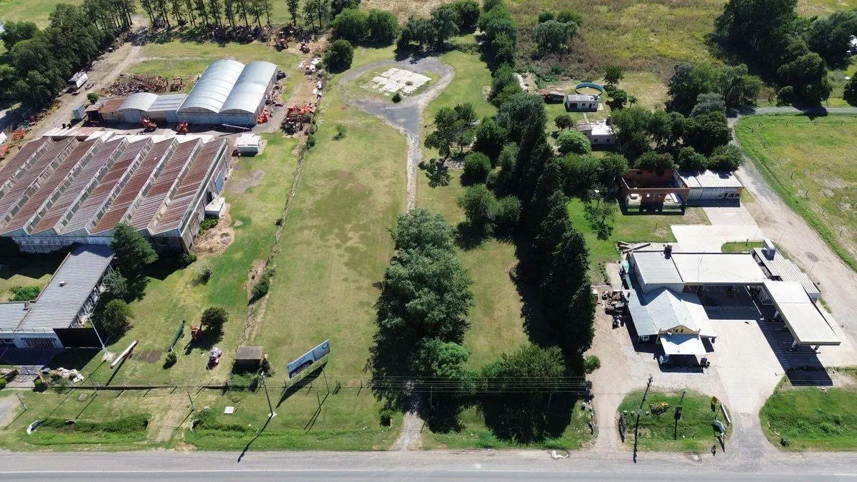 Se vende lote de 2,15 ha, s/RNN°8, V.T. (Z.9) 8