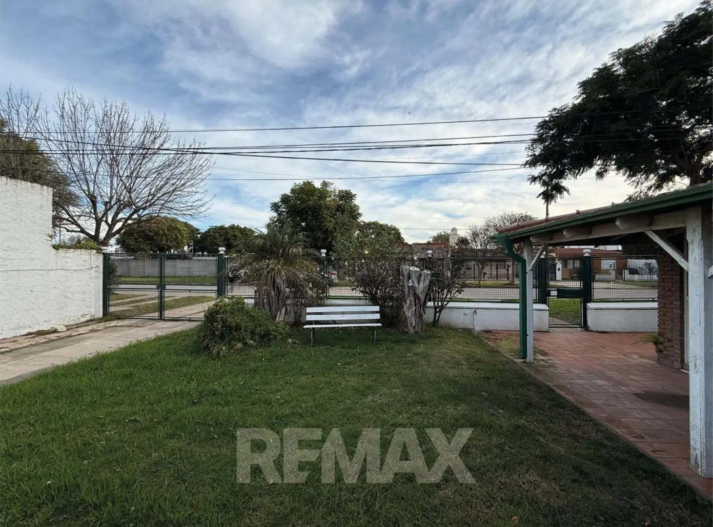 EN VENTA Casa 3 dormitorios con jardín 2