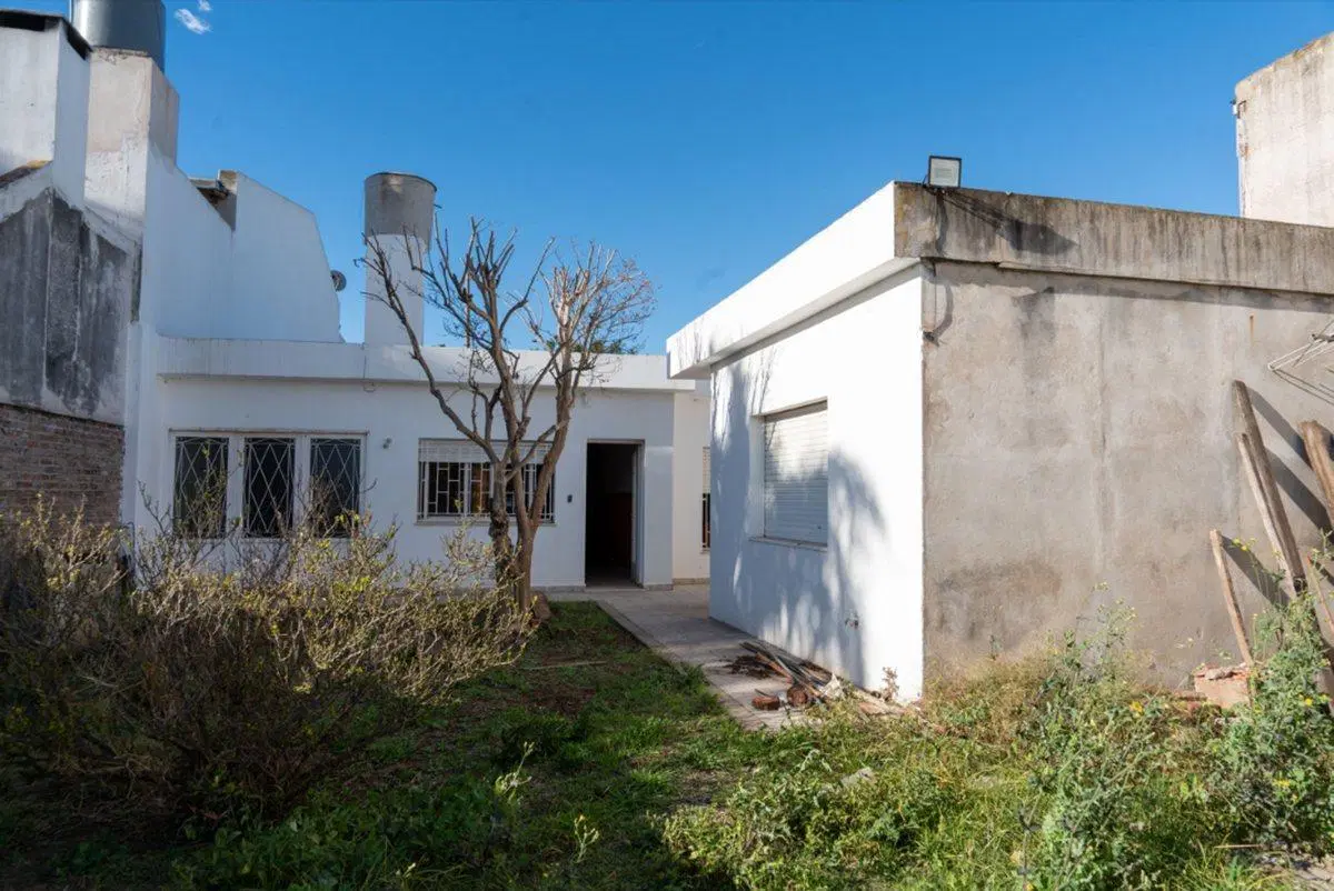 Hermosa casa - Excelente terreno 8