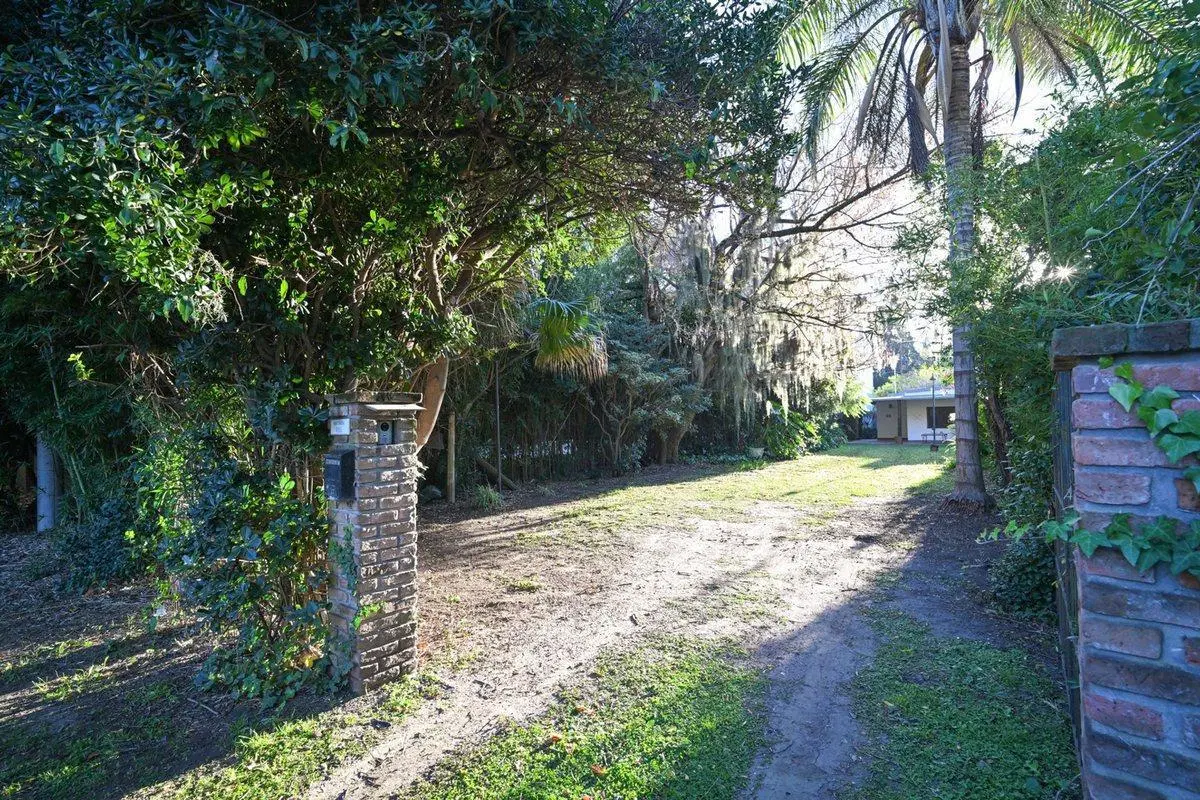 VENTA CASA QUINTA BARRIO LOS PINOS 3