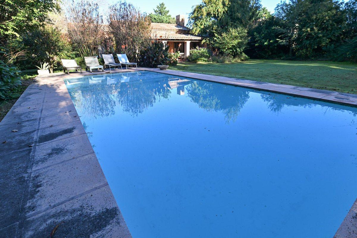 Foto de CASA EN VENTA EN BARRIO CERRADO LA CHELTONIA, imagen 2