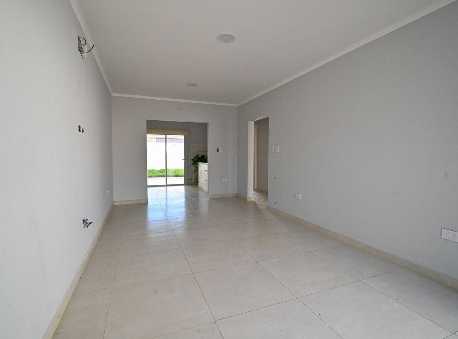 Foto de Departamento - PH planta baja con cochera y patio, imagen 2