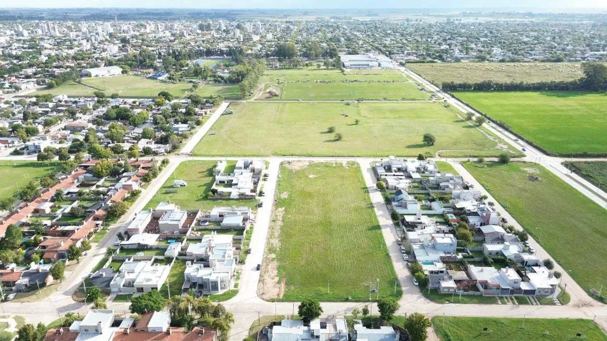 Se vende lote en Masneri y Barberis (Lote 20) 2