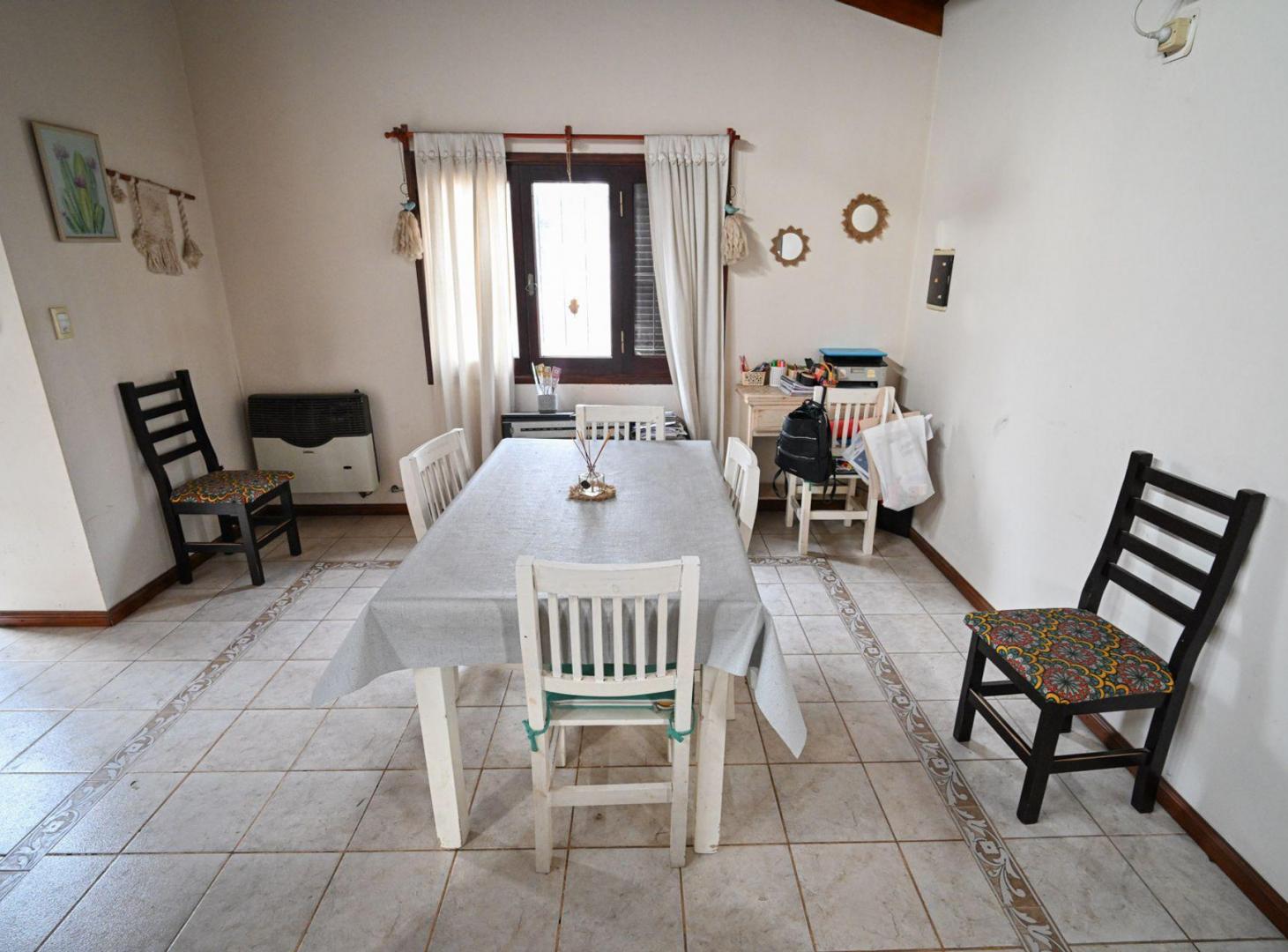Foto de Casa familiar con pileta y 3 dormitorios, imagen 2