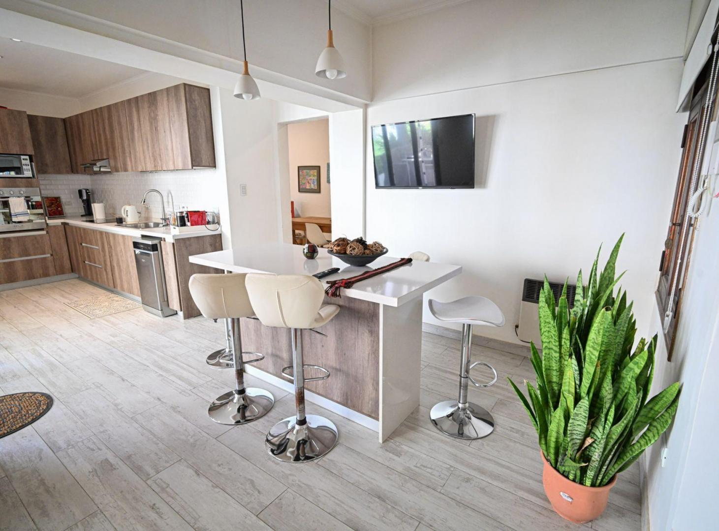 Foto de CASA 3 DORMITORIOS CON PILETA Y COCHERA V. TUERTO, imagen 5