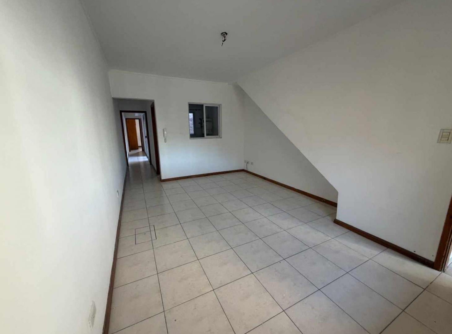 Foto de IDEAL INVERSION - DEPTO PB CON COCHERA Y PATIO, imagen 2