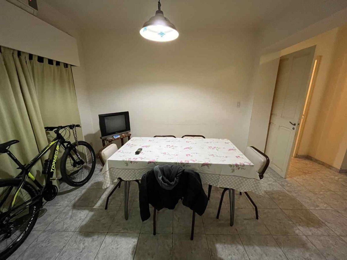 Foto de VENTA Departamento de 2 Dormitorios en Centro 3, imagen 2