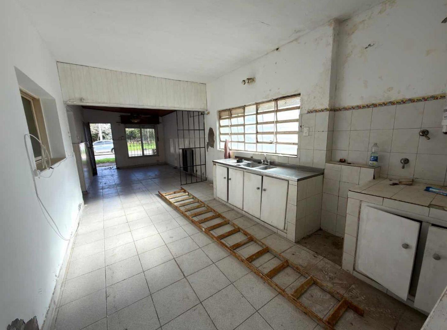 Foto de OPORTUNIDAD - CASA EN VENTA CON MUCHO POTENCIAL, imagen 5