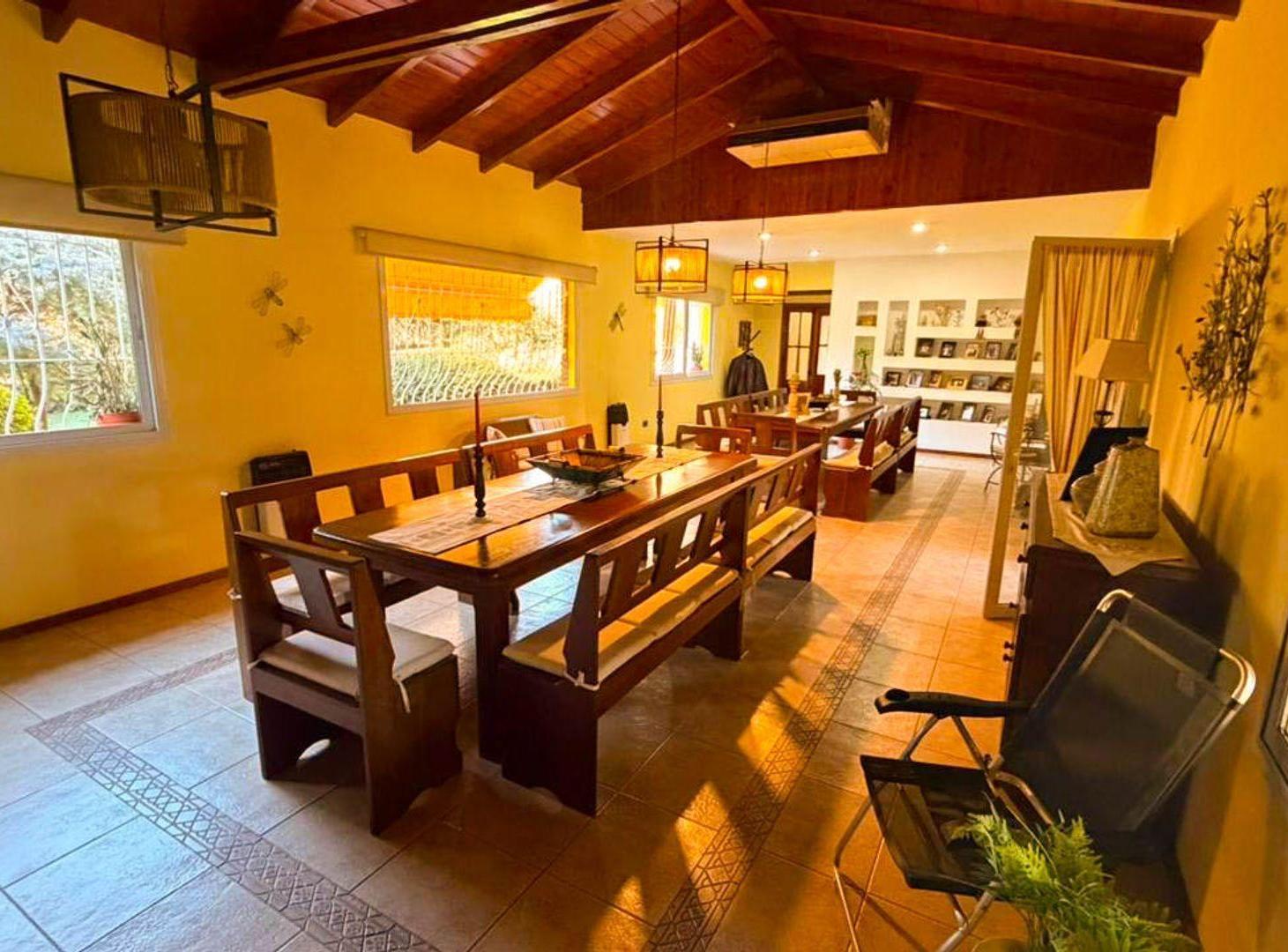 Foto de Se vende quinta c/imponente jardin en B° Los Pinos, imagen 4