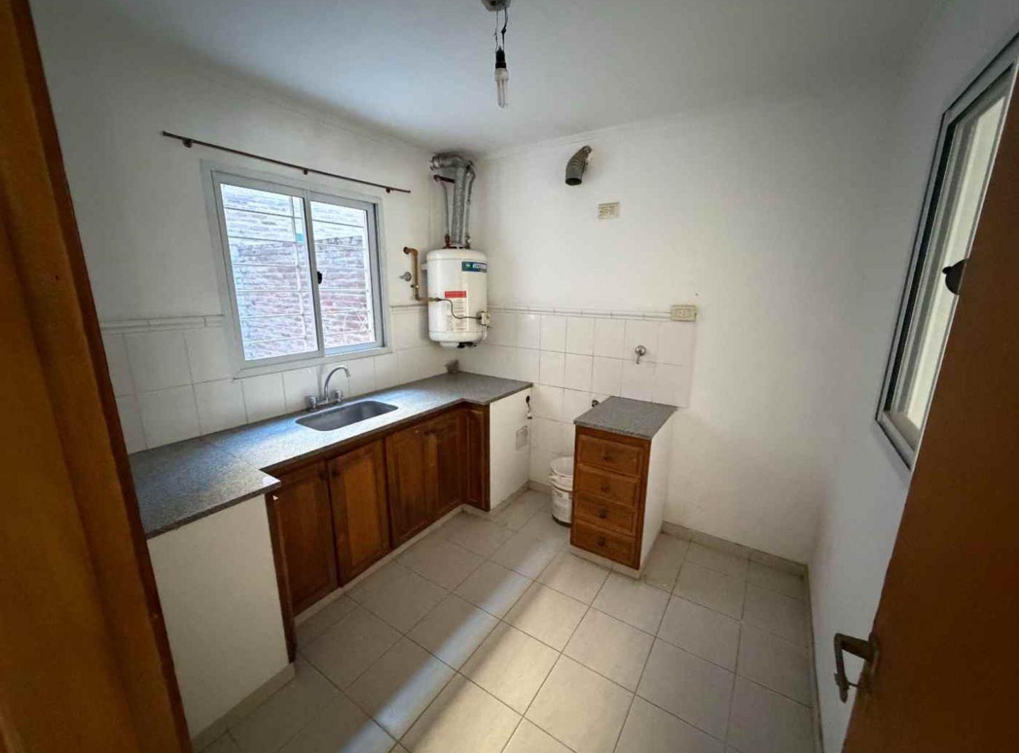 Foto de IDEAL INVERSION - DEPTO PB CON COCHERA Y PATIO, imagen 5