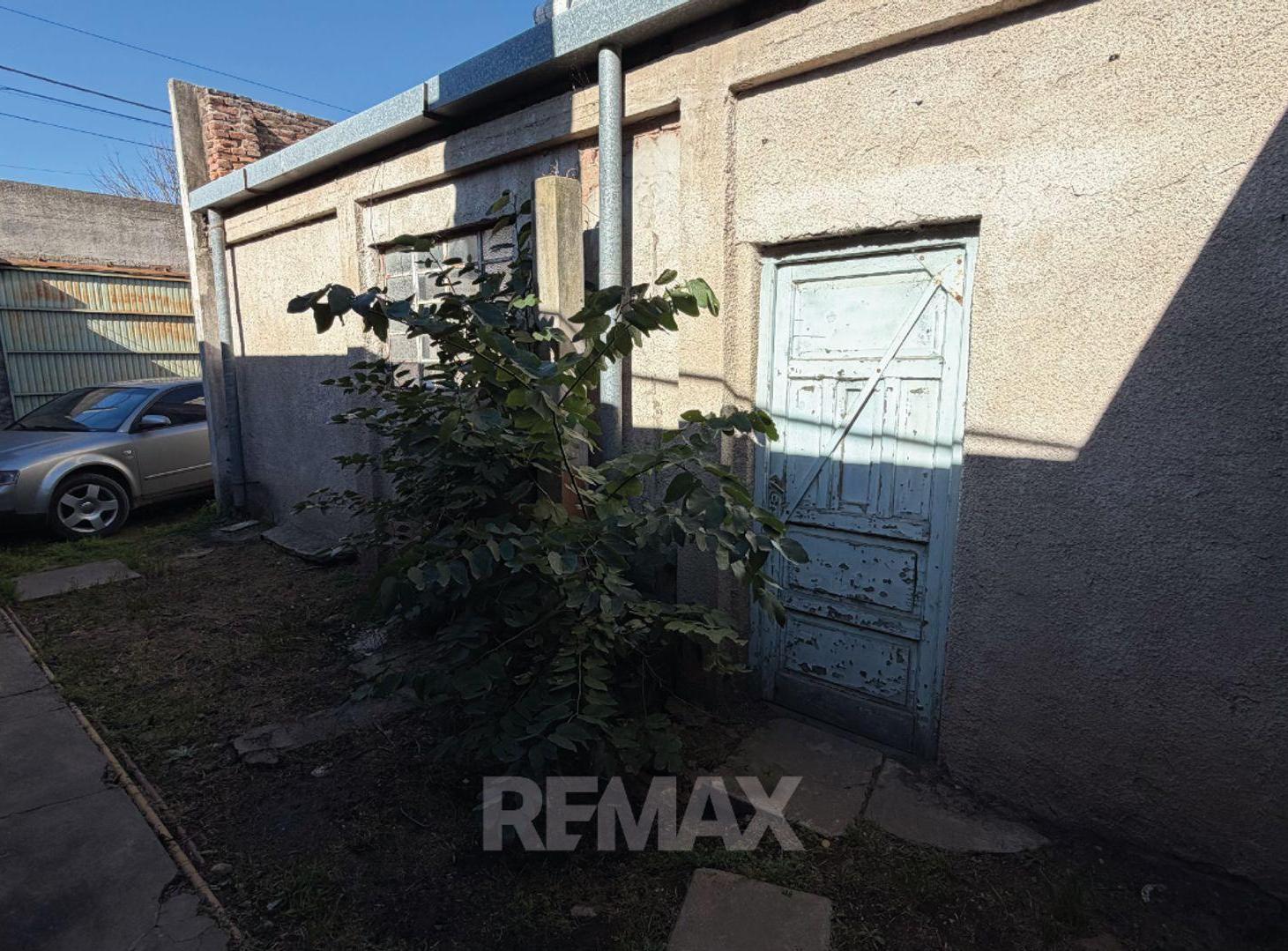 Foto de Se vende casa a refaccionar/galpón. Terreno doble., imagen 5