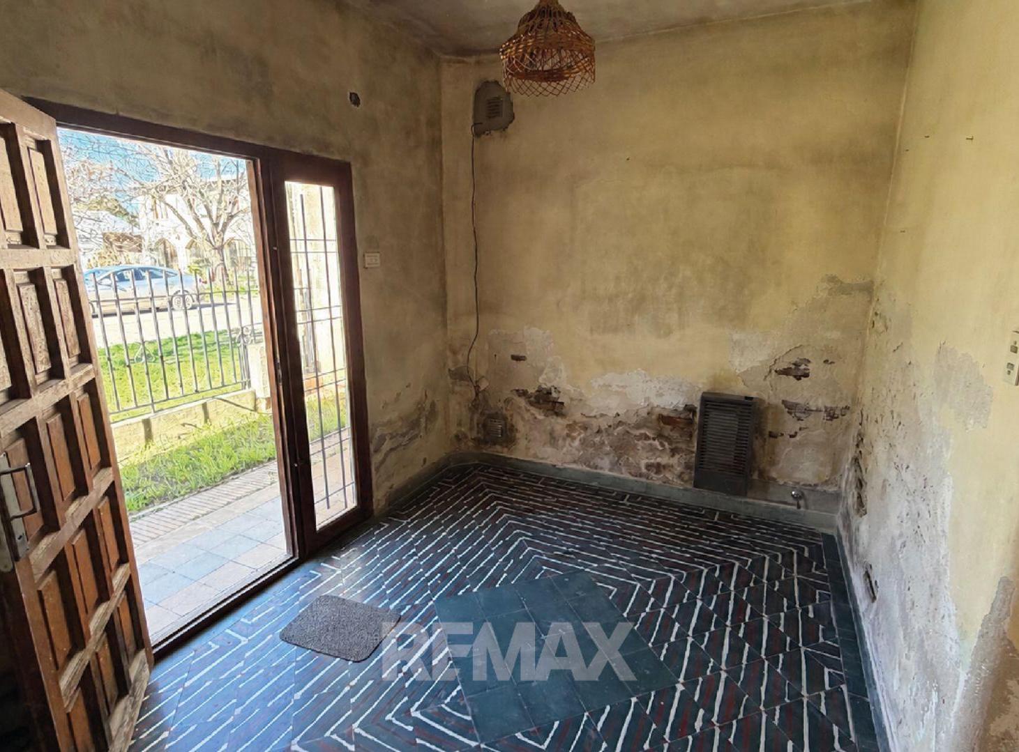 Foto de Se vende casa a refaccionar/galpón. Terreno doble., imagen 1