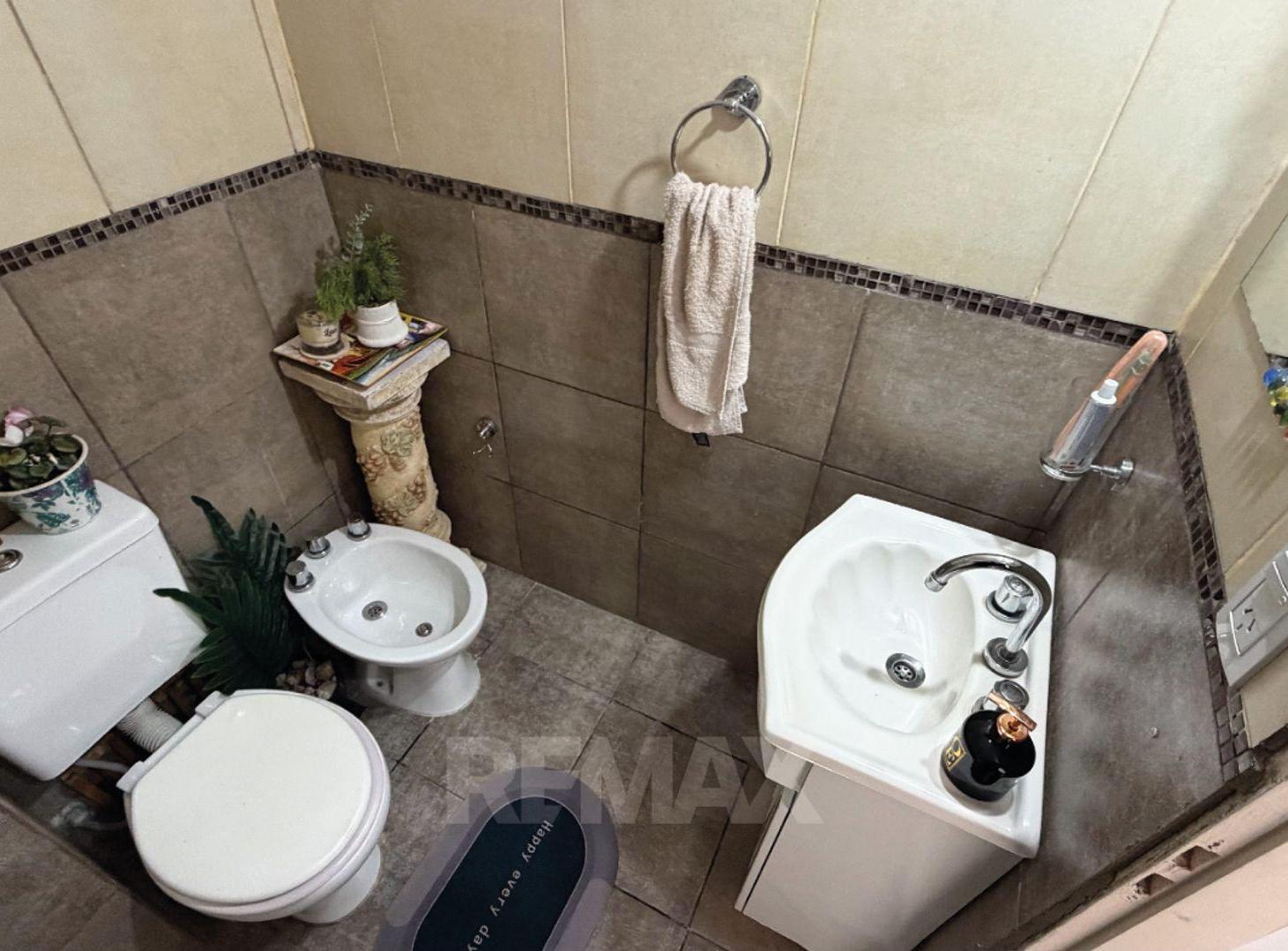 Foto de SE VENDE DEPTO 2 AMB. IDEAL RENTA - VT, imagen 3