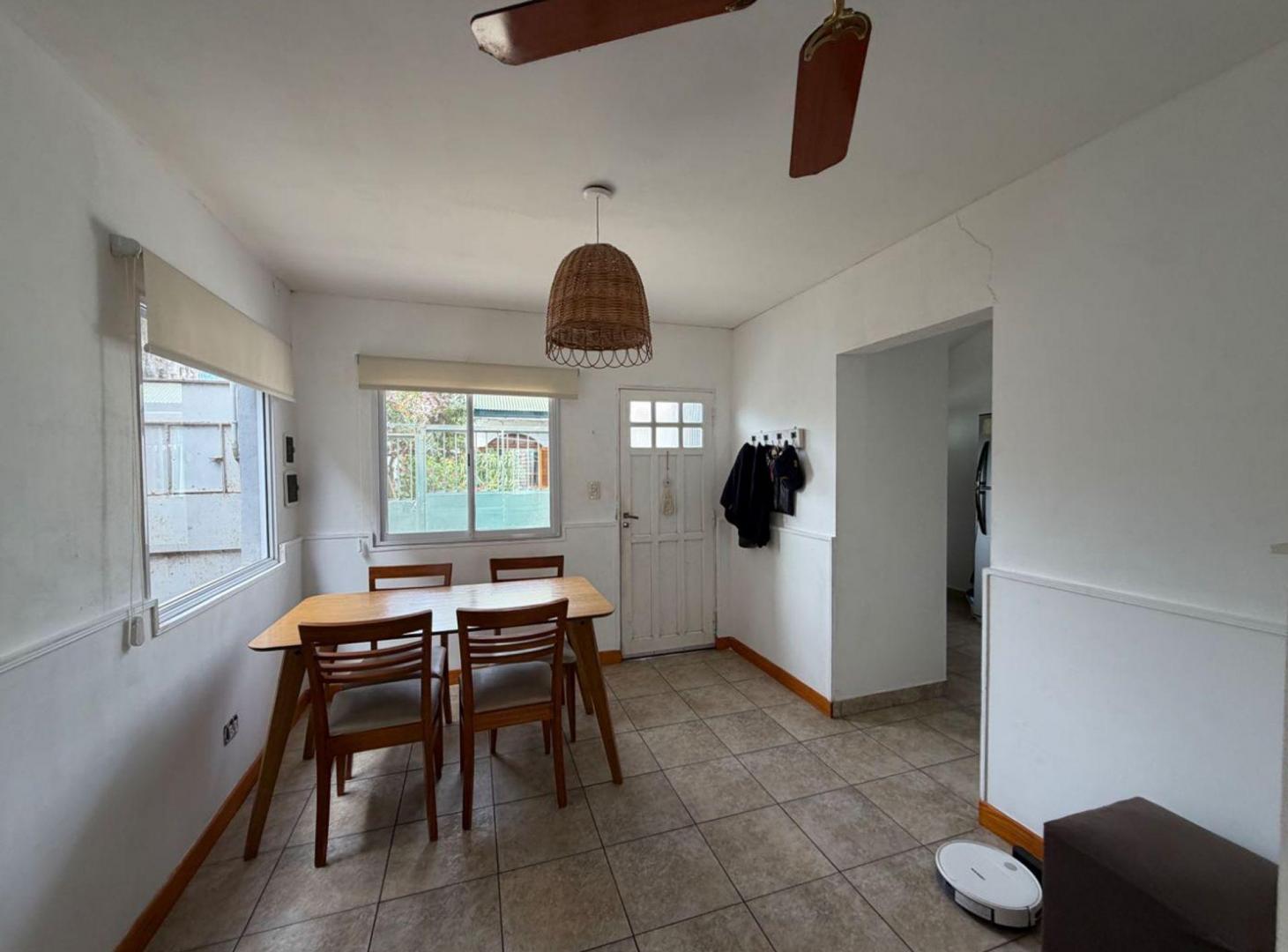 Foto de CASA EN VENTA 2 DORMITORIOS CON COCHERA - CENTRO, imagen 3