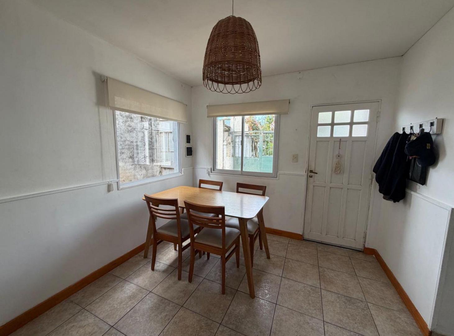 Foto de CASA EN VENTA 2 DORMITORIOS CON COCHERA - CENTRO, imagen 5
