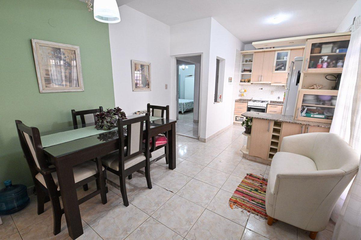 Foto de Venta Casa de 3 Dormitorios + Quincho + Pileta, imagen 2