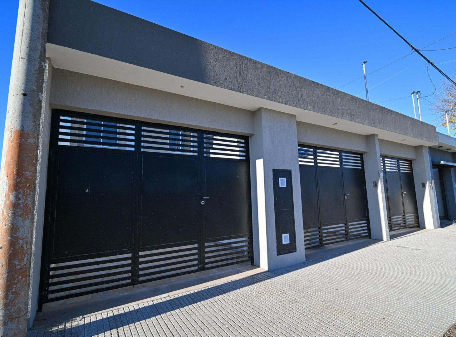 Foto de Departamento tipo Duplex con cochera y patio, imagen 3