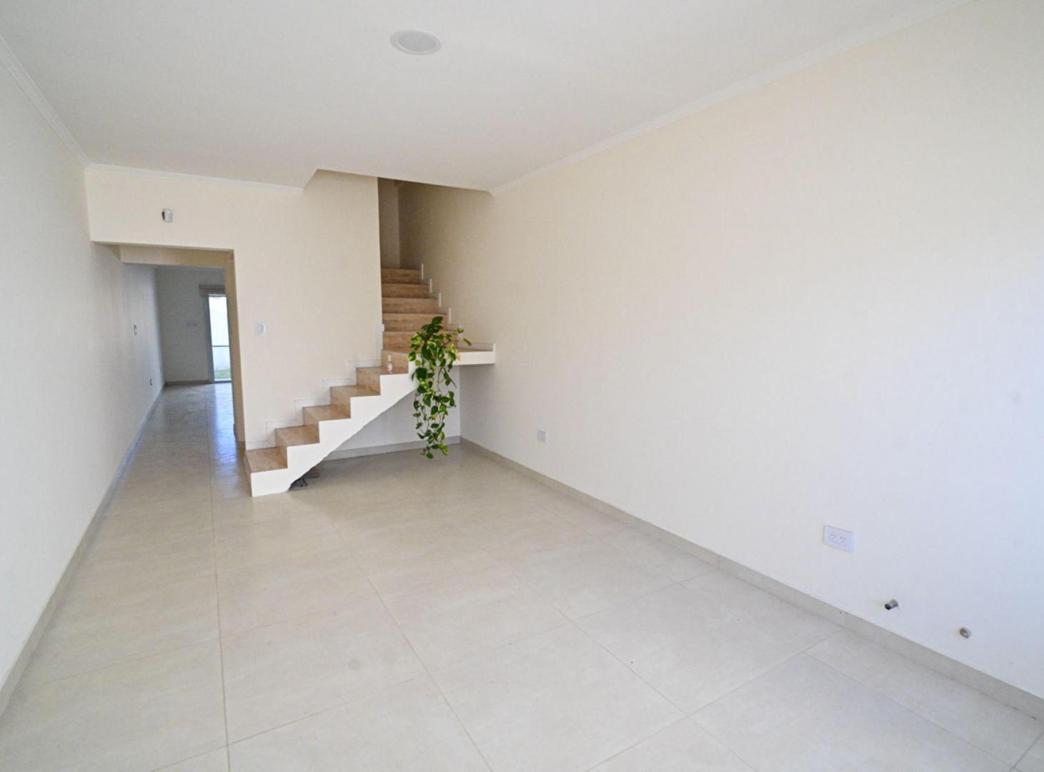 Foto de Departamento tipo Duplex con cochera y patio, imagen 4
