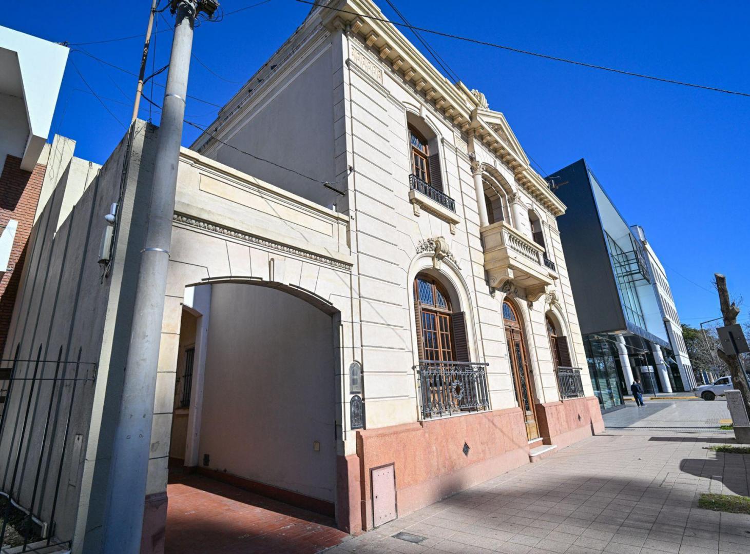 Foto de SE VENDE IMPONENTE CASONA ANTIGUA EN VENADO TUERTO, imagen 2