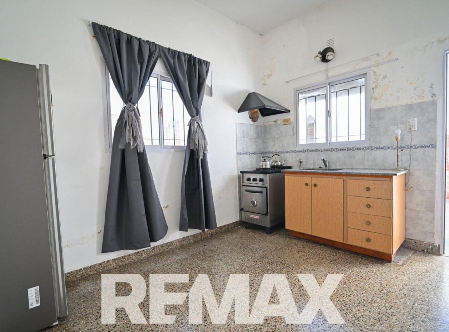 Foto de SE VENDE Casa 2 Dormitorios - Barrio Norte, imagen 2