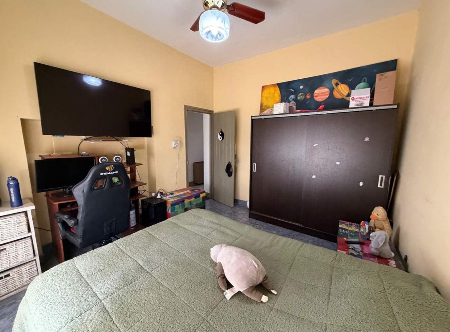 Foto de CASA 2 DORMITORIOS ESQUINA AZCUENAGA Y RIVADAVIA, imagen 3