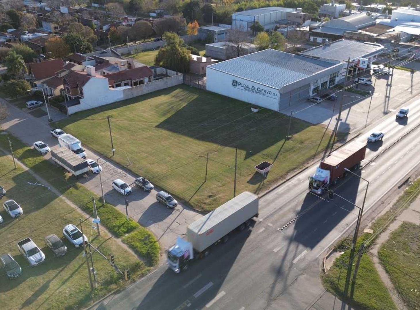 Foto de VENTA LOTE EN ESQUINA SOBRE RUTA 8 +1600 M2, imagen 4