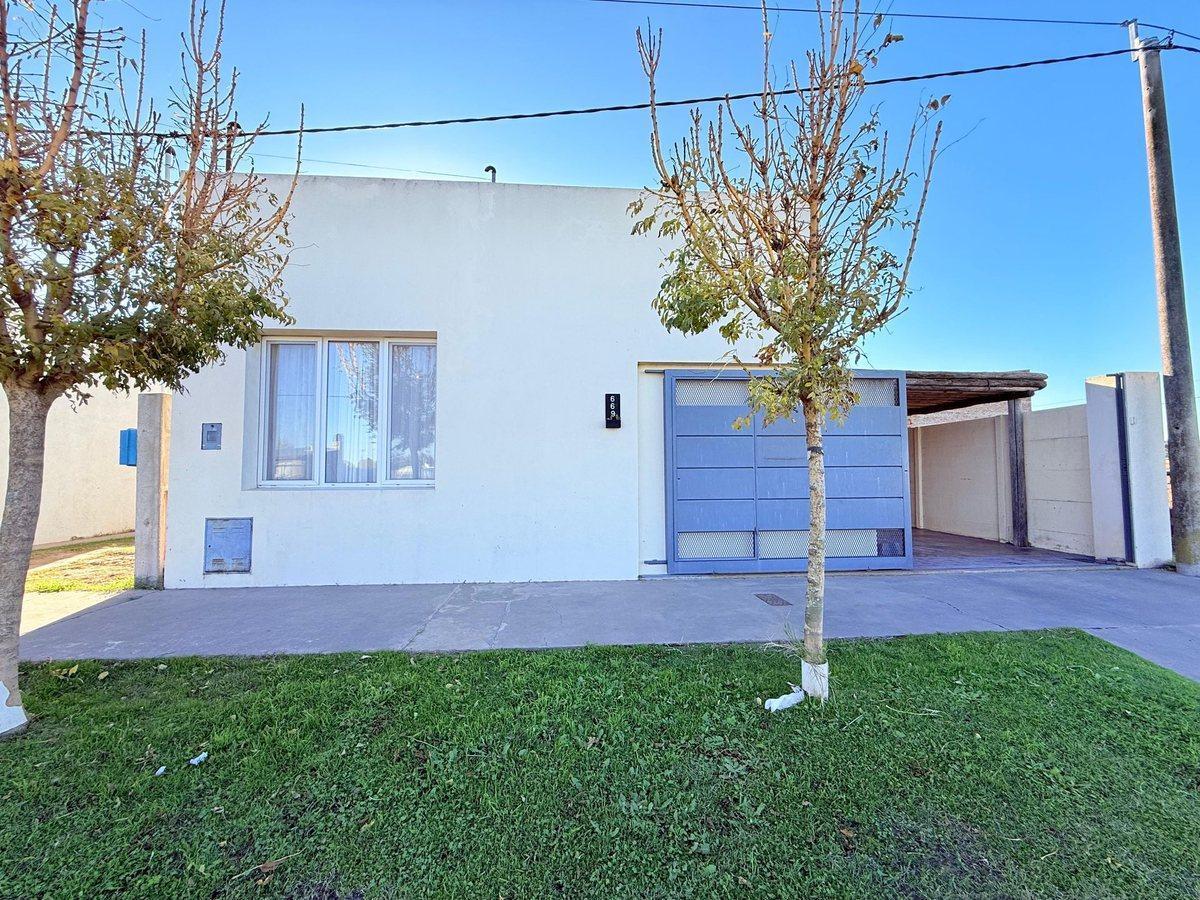 Foto de CASA DOS DORMITOROS ,PILETA EN MURPHY FINANCIACION, imagen 1