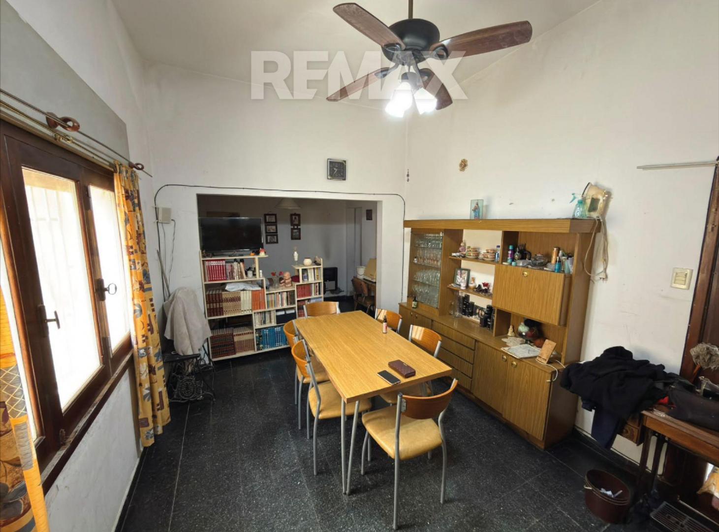 Foto de SE VENDE DPTO. CENTRICO PB c/Patio, 2 DORM. VT, imagen 3