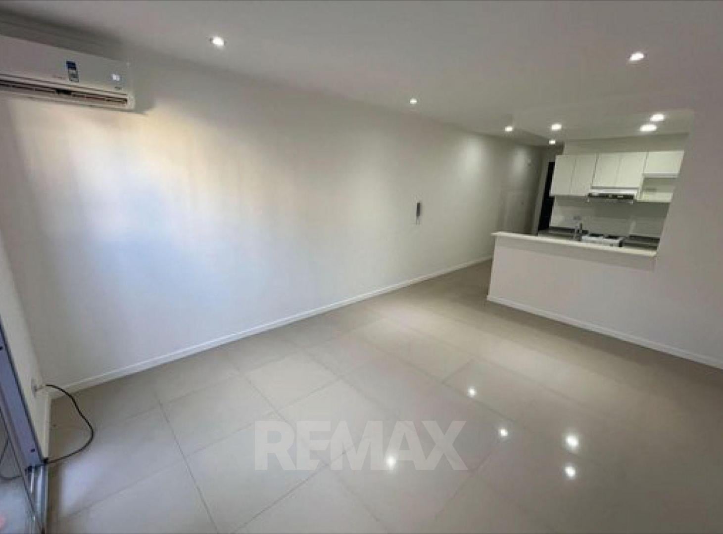Foto de MONOAMBIENTE C/PATIO EN VENTA PLENO CENTRO V.T., imagen 3