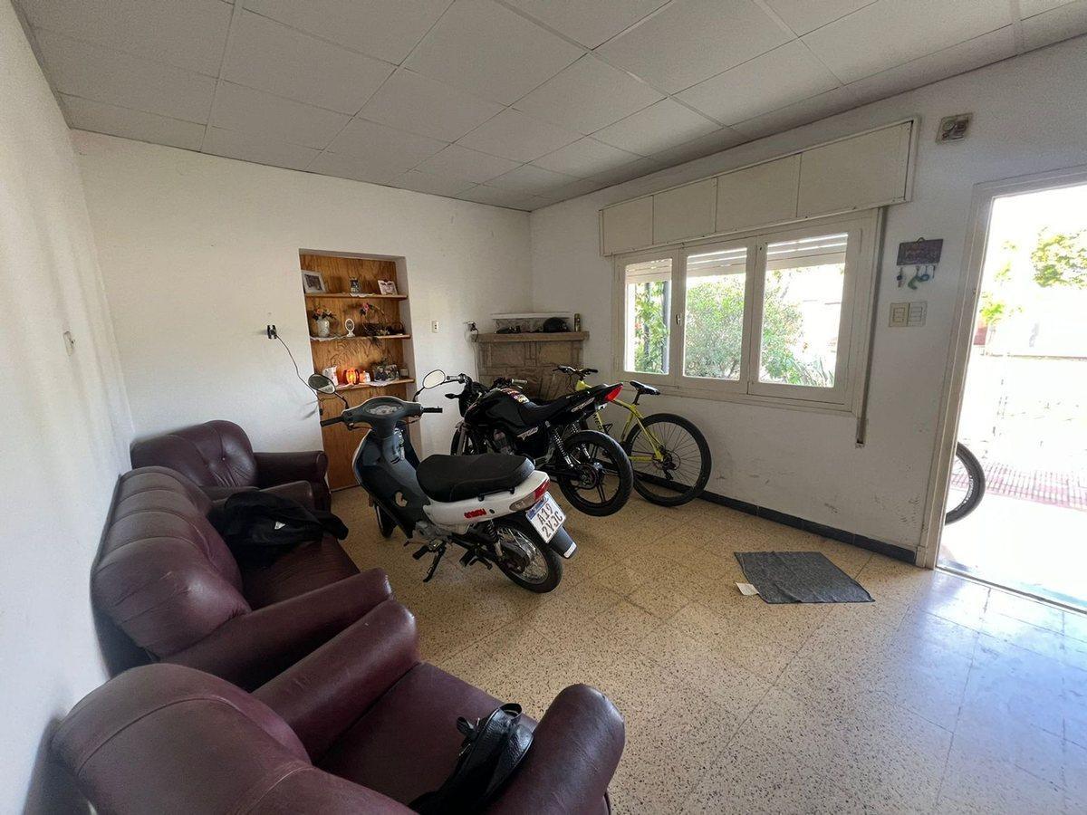 Foto de Casa de 3 dormitorios con patio y cochera, imagen 3
