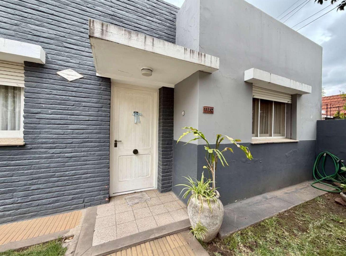 Foto de CASA DE 3 DORMITORIOS CON PATIO Y COCHERA DOBLE, imagen 4