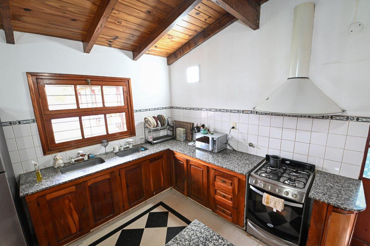 Foto de Se alquila casa de dos plantas con patio y pileta, imagen 3