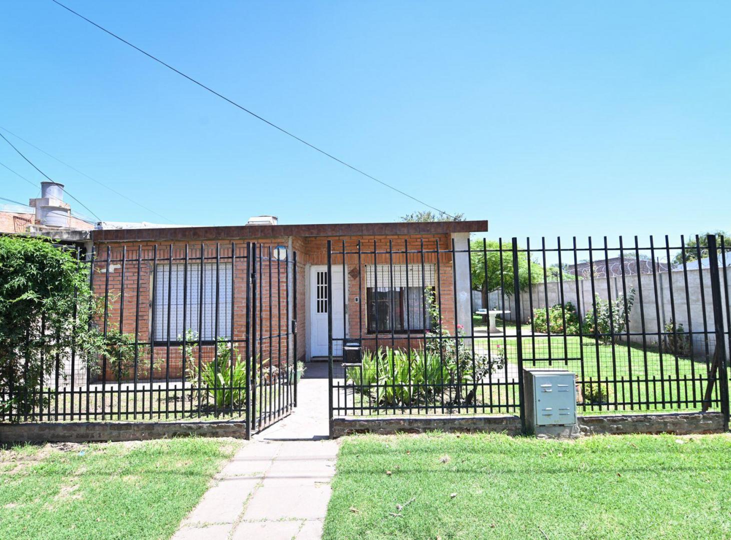 Foto de Venta casa de 2 dormitorios con gran patio, imagen 2