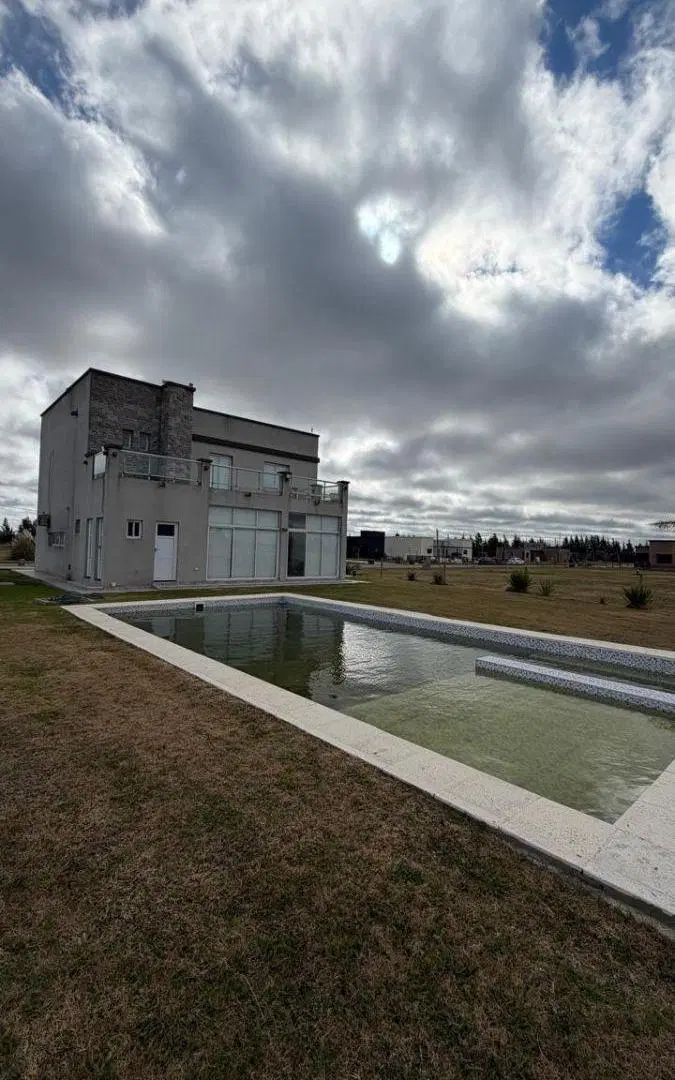 Casa en Alquiler en La Enriqueta 7
