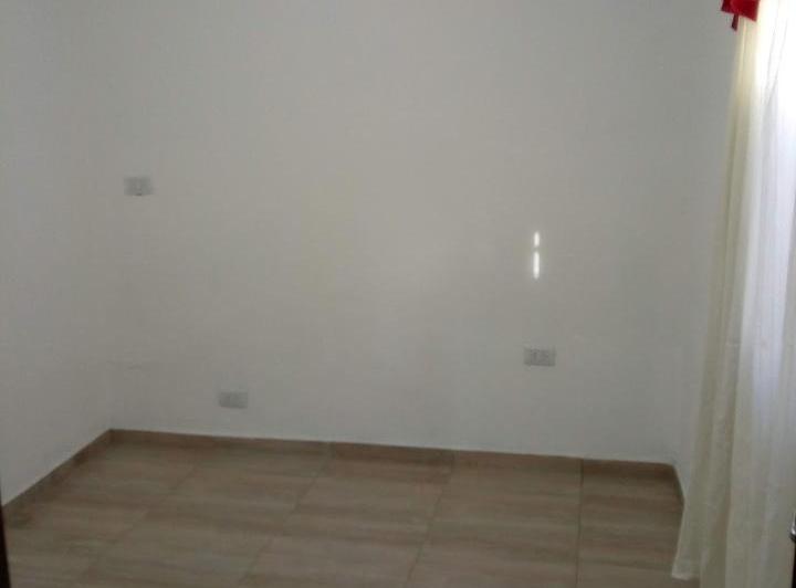 Alquiler de departamento en llavallol sobre avenida, zona centrica. 5