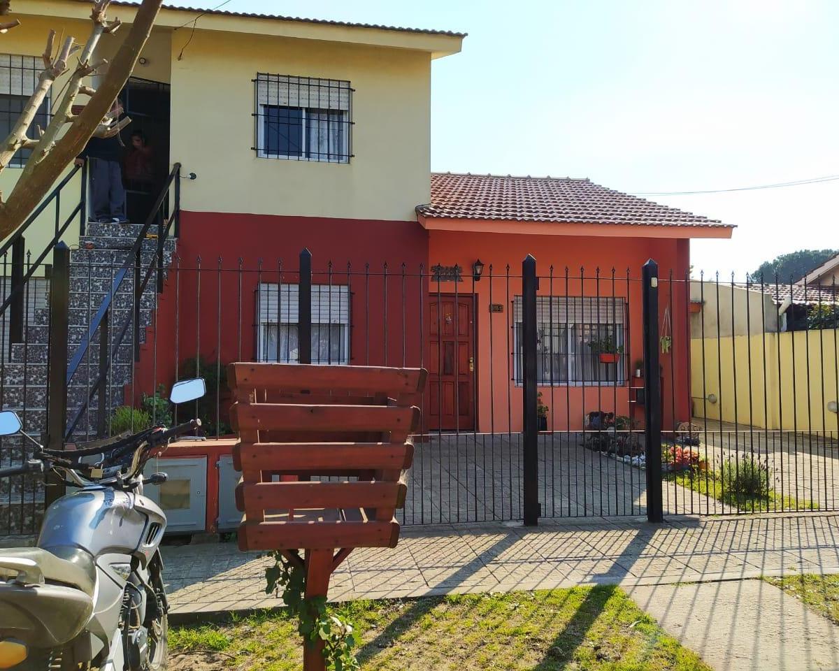 Vendo Casa de 3 Amb. Planta Baja C/ Cochera 4