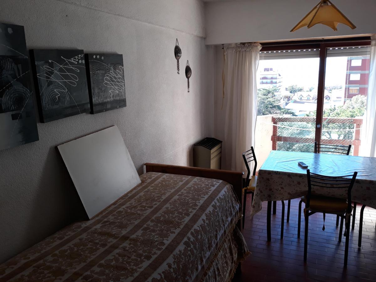 Vendo Luminoso Dos Ambientes en 5to Piso con Doble Balcon 1