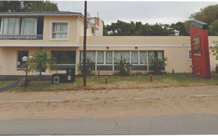 VENDO HOSTERIA DE 14 HABITACIONES EN FUNCIONAMIENTO EN VALERIA DEL MAR 1
