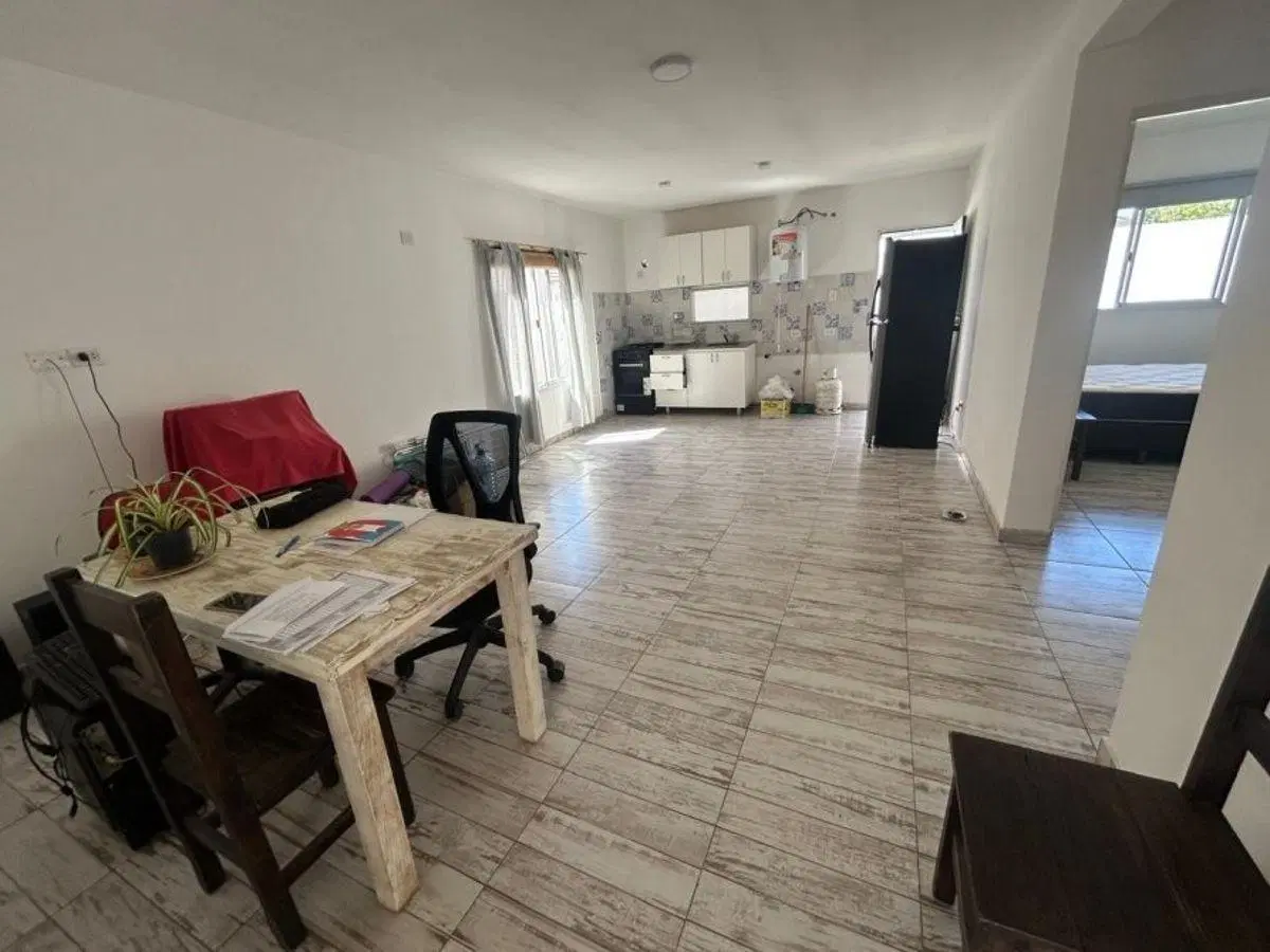 PH en Planta Baja - Casa tipo Chalet , con espacio guardacoche y parrilla sobre AMPLIO LOTE 8