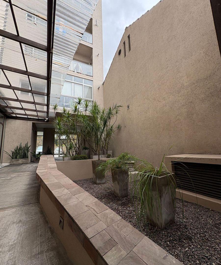 Foto de DEPARTAMENTO 3 AMBIENTES- SARMIENTO 1247 -EDIFICIO ESMERALDA III, imagen 3